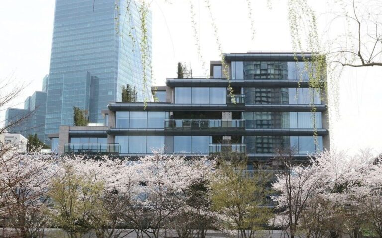 Common Areas in Japanese Condominiums: What Owners Don't Actually Own park mansion japanese appartment