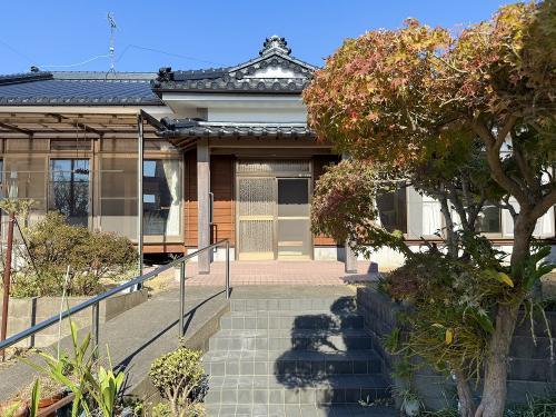 Japanese vacant house being checked during a property inspection