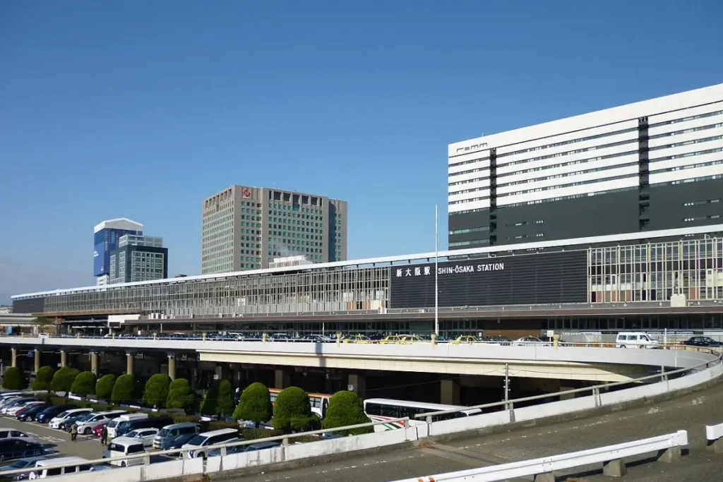 Shin-Osaka Station Shinkansen bullet train platform, Osaka, Japan